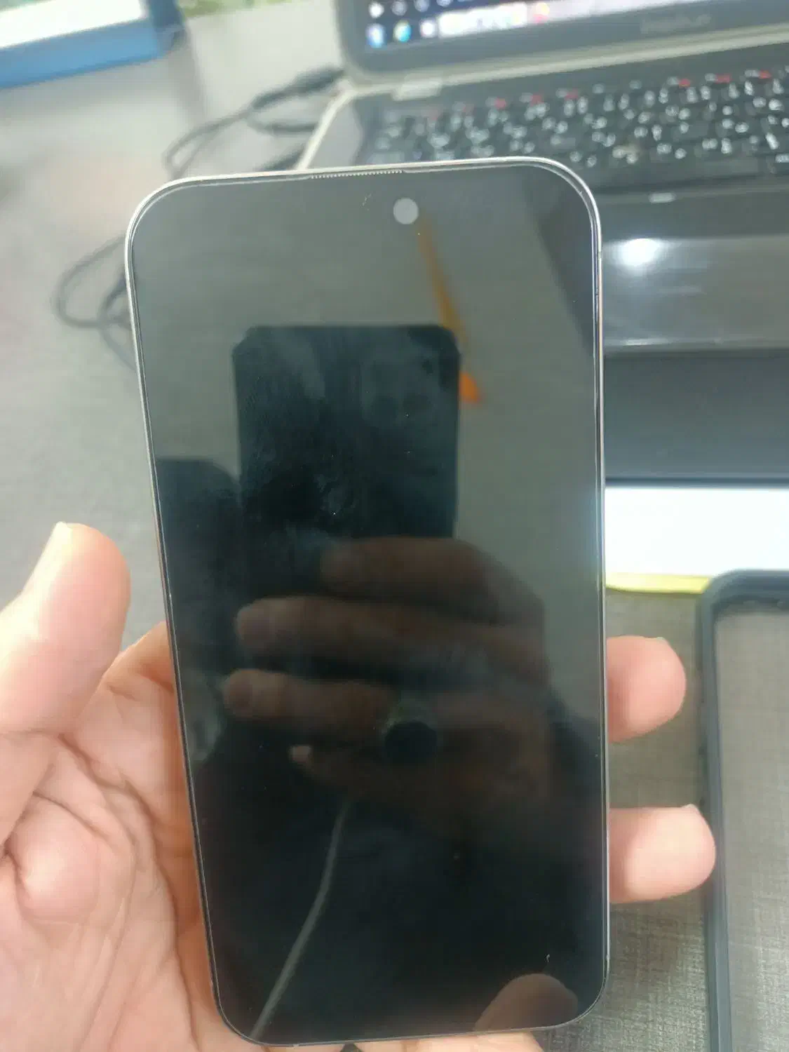 ایفن15پرومکس|موبایل|مشهد, عنصری|دیوار