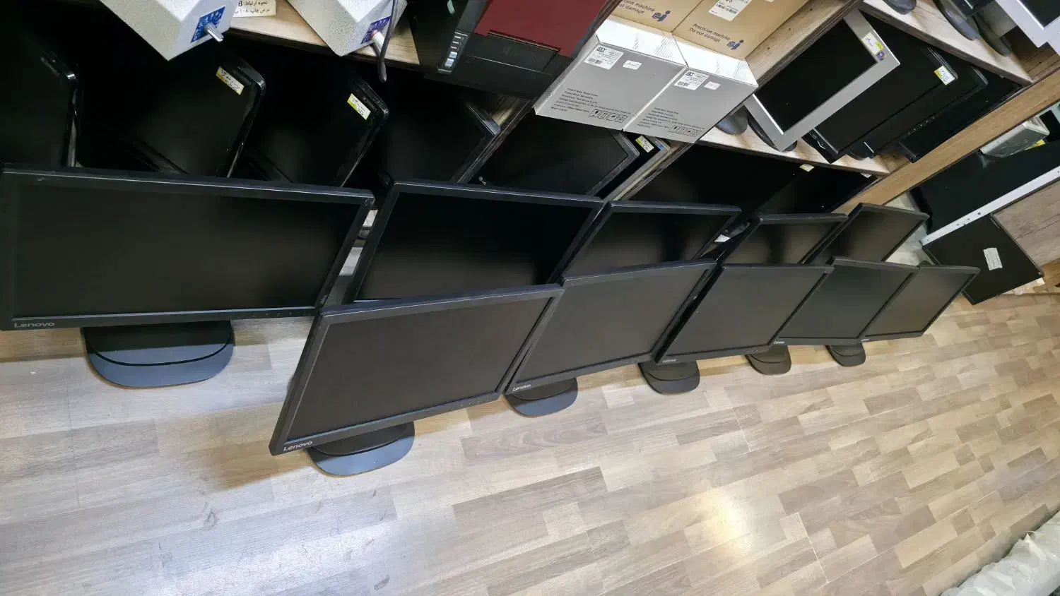 مانیتور لنوو ۲۰ اینچ پایه آسانسوری led|قطعات و لوازم جانبی رایانه|تهران, ایرانشهر|دیوار