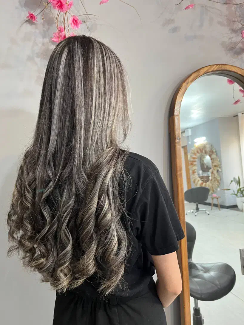 خدمات رنگ ، کراتین و احیای مو|خدمات آرایشگری و زیبایی|فولادشهر, B2|دیوار