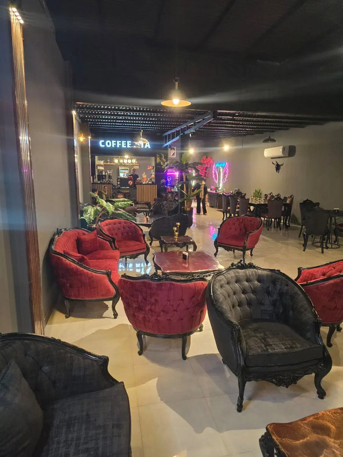 استخدام پرسنل جهت تکمیل کافه رستوران آتا|استخدام خدمات فروشگاه و رستوران|کاشان, دشت لتحر|دیوار