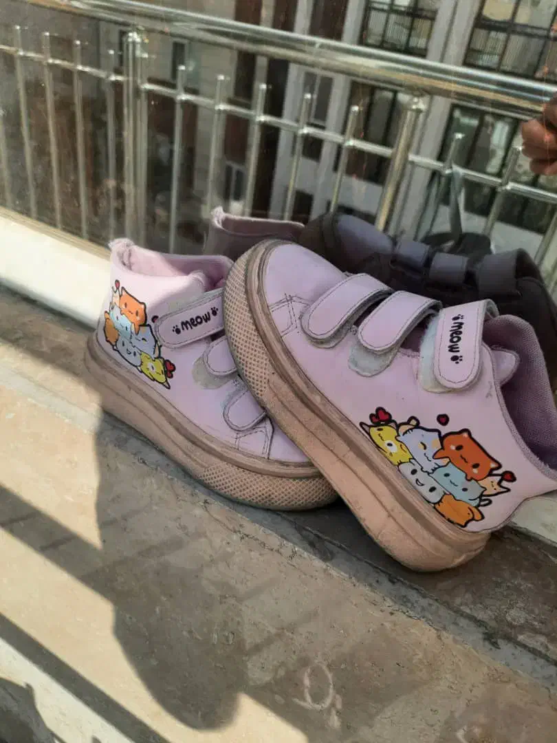 بوت اسپرت دخترانه در حد نو|کفش و لباس بچه|تهران, دولاب|دیوار