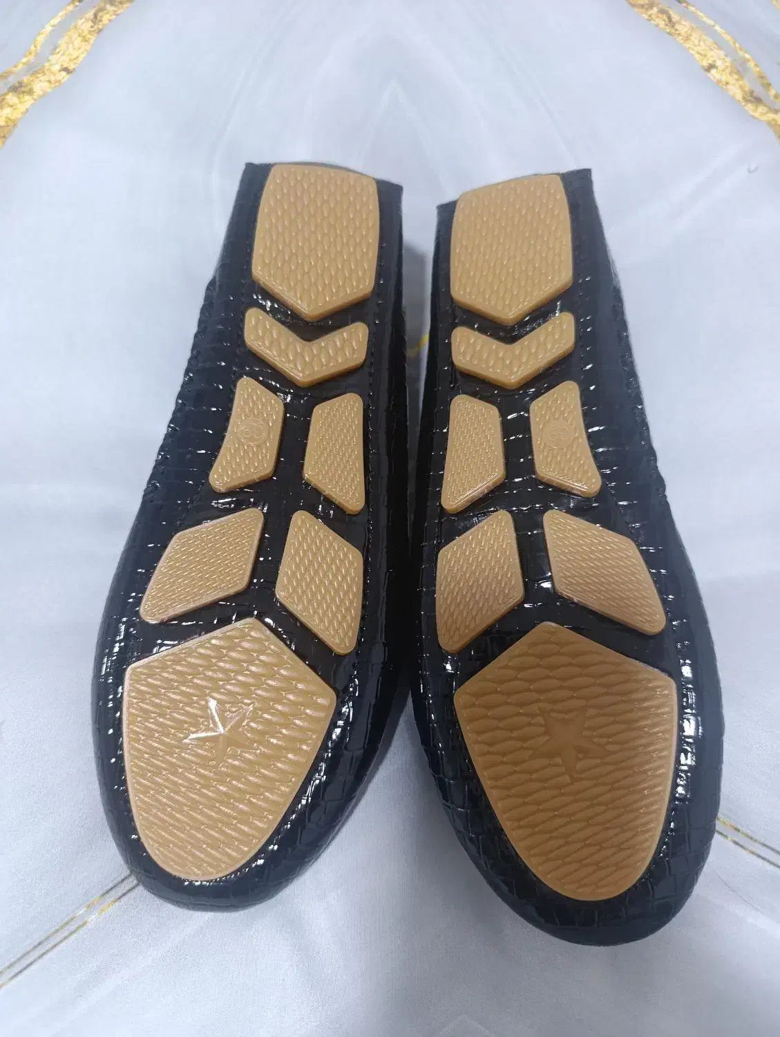 کالج چرم درجه یک|کیف، کفش، کمربند|شیراز, کوزه گری|دیوار