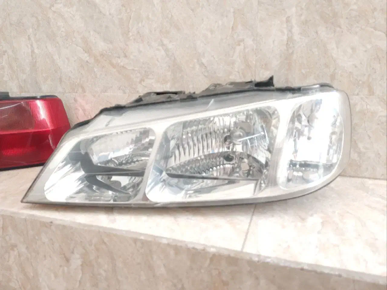 چراغ جلو پرشیا|قطعات یدکی و لوازم جانبی|ری, شهید غیوری (ابن باویه)|دیوار