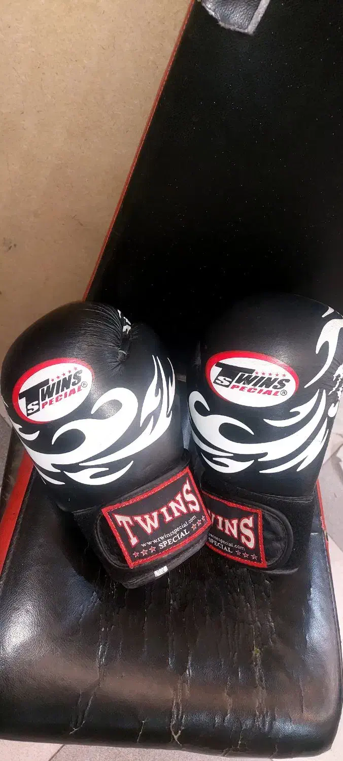 دستکش بوکس تویینز اسپشال چرم|تجهیزات ورزشی|فردیس, فردیس|دیوار