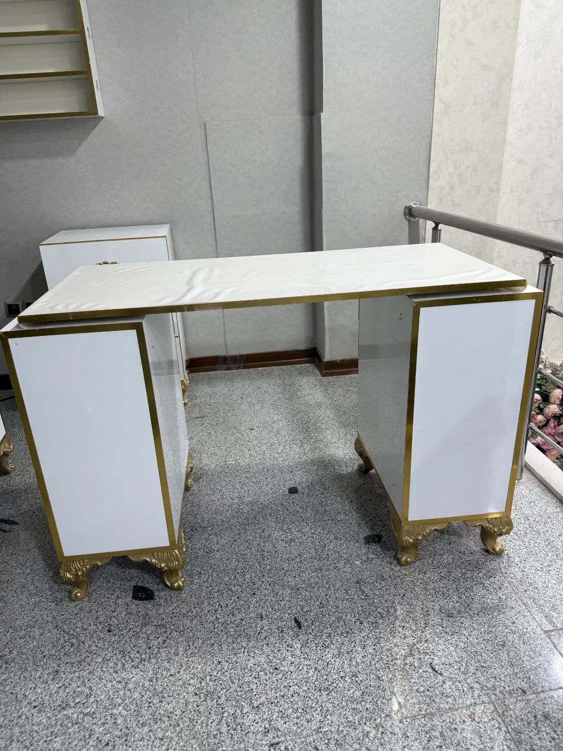 میزناخون|آرایشگاه و سالنهای زیبایی|رباطکریم, رباطکریم|دیوار