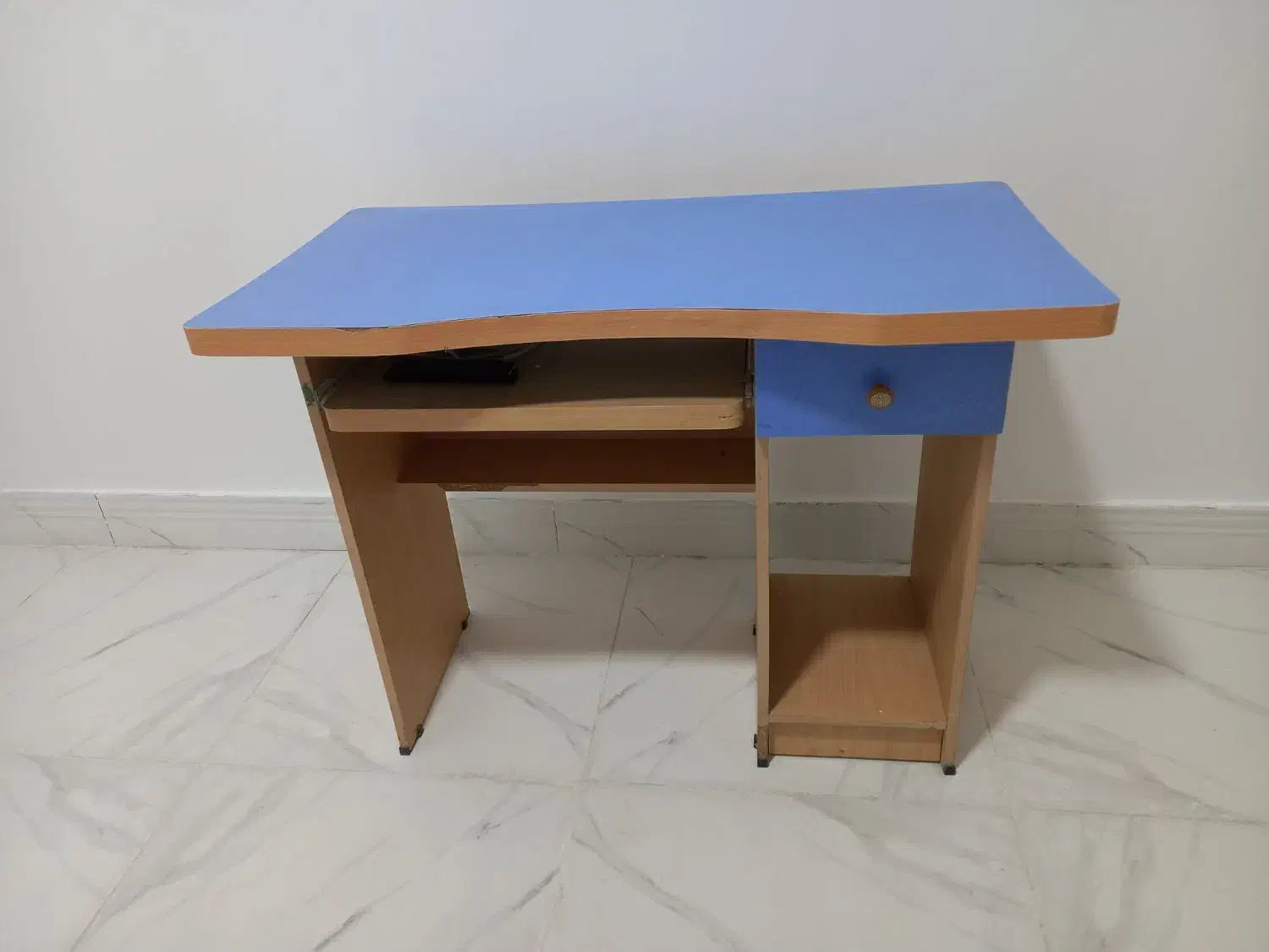 میز کامپوتر و زیر ال ای دی|میز تحریر و کامپیوتر|دوگنبدان, |دیوار