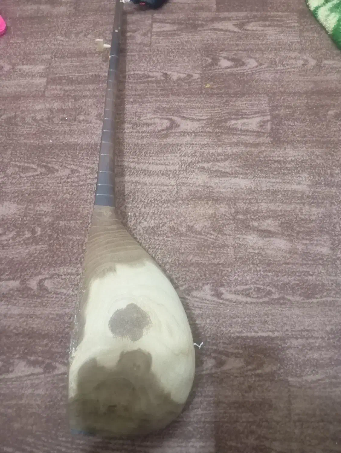 دوتار سالم|سازهای سنتی|گلبهار, شهر جدید گلبهار|دیوار