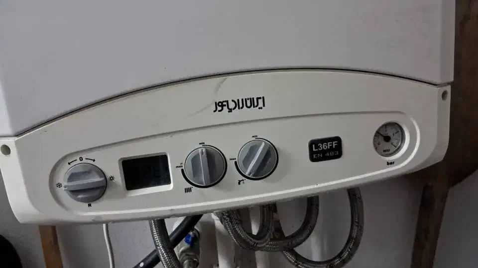 پکیج دیواری|آبگرمکن، پکیج، شوفاژ|رشت, باهنر|دیوار