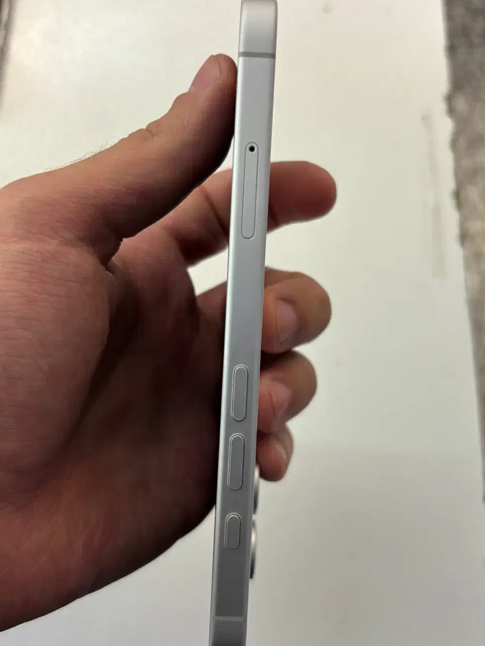 ایفون ۱۶ نرمال ۱۲۸گیگ|موبایل|کرج, کوی مدرس|دیوار