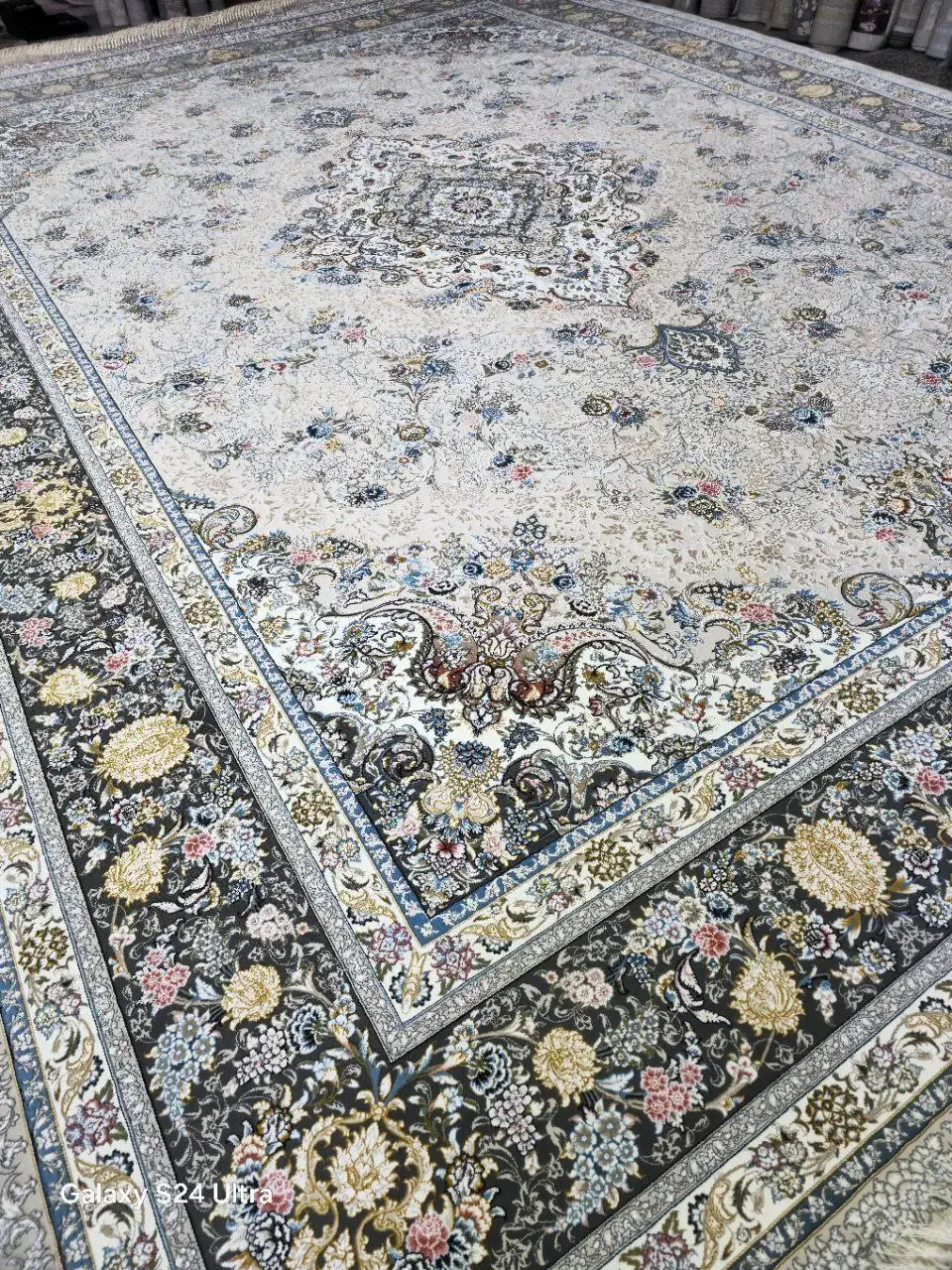 قالی ۱۲ متری و ۶ متری و ۹ متری ۴ متری و ...|فرش|یاسوج, |دیوار