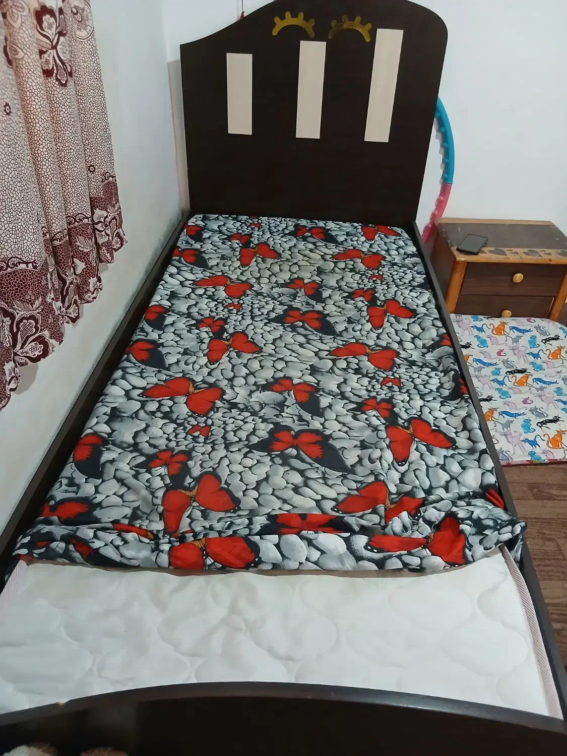 تخت یکنفره و تشک رویال|تخت و سرویس خواب|بندر انزلی, کلیور|دیوار