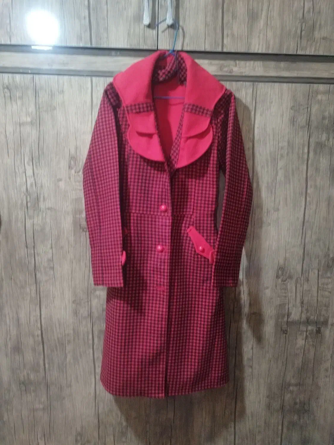 پالتو در حد نو|لباس|فردوس (خراسان), |دیوار