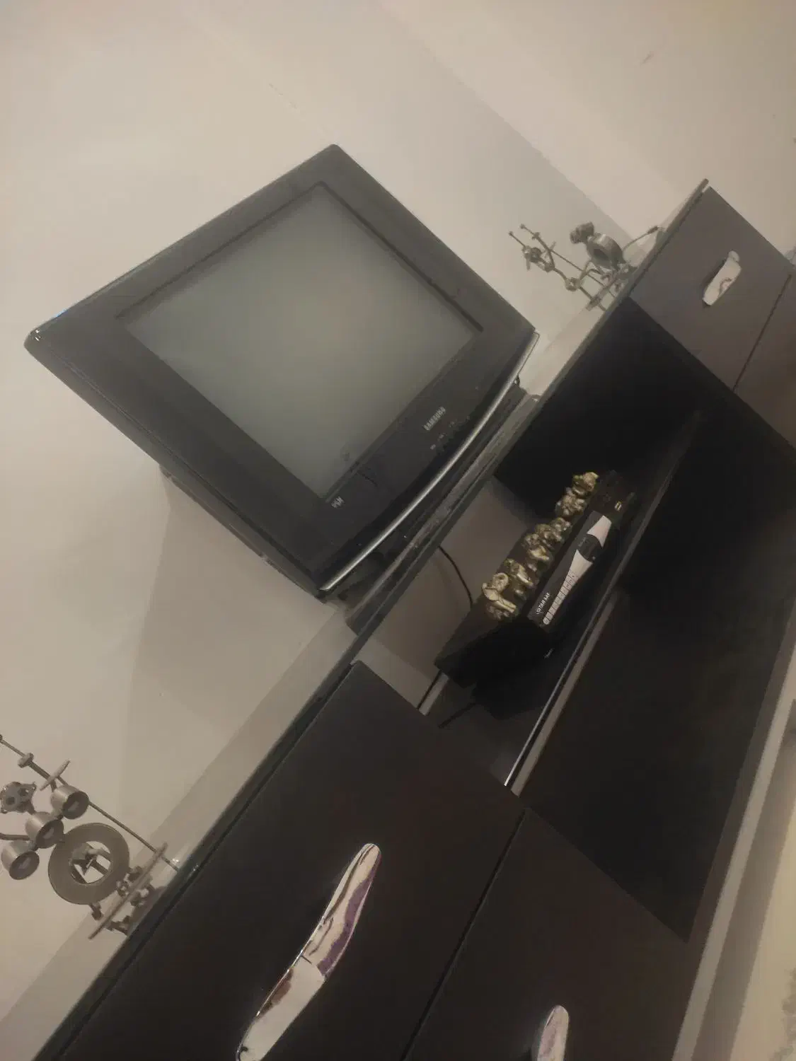 میز تلویزیون و تلویزیون|تلویزیون و پروژکتور|زاهدان, |دیوار