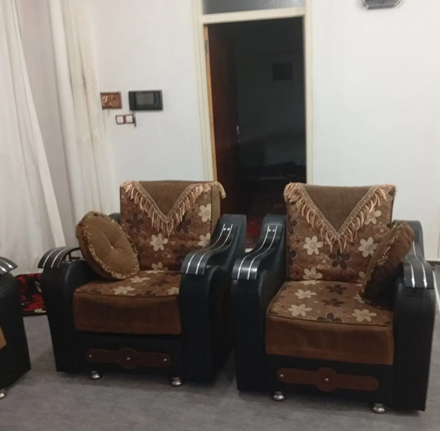 مبل راحتی در حد نو|مبلمان خانگی و میز عسلی|اهر, |دیوار