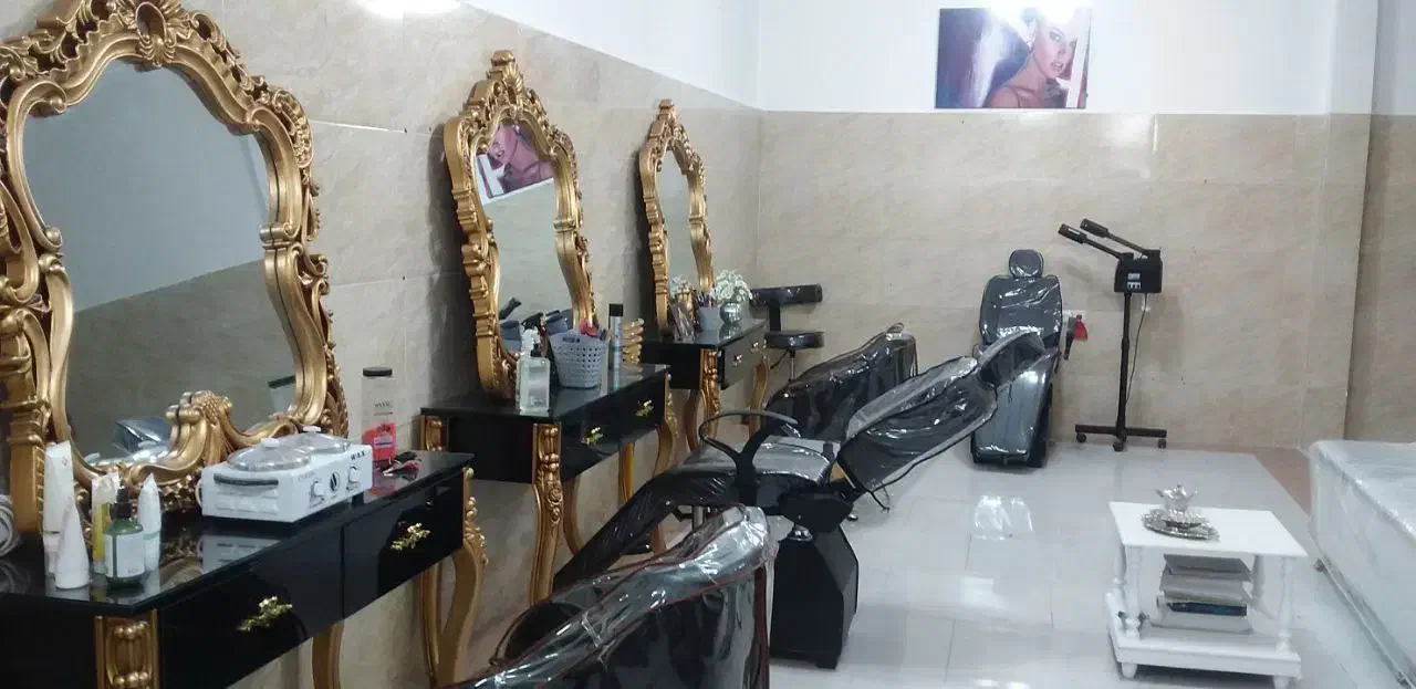 لوازم ارایشگاه|آرایشگاه و سالنهای زیبایی|خوی, |دیوار