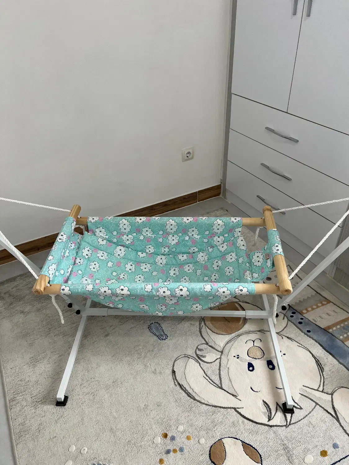 گهواره|تخت و صندلی بچه|رشت, کوی مهر|دیوار