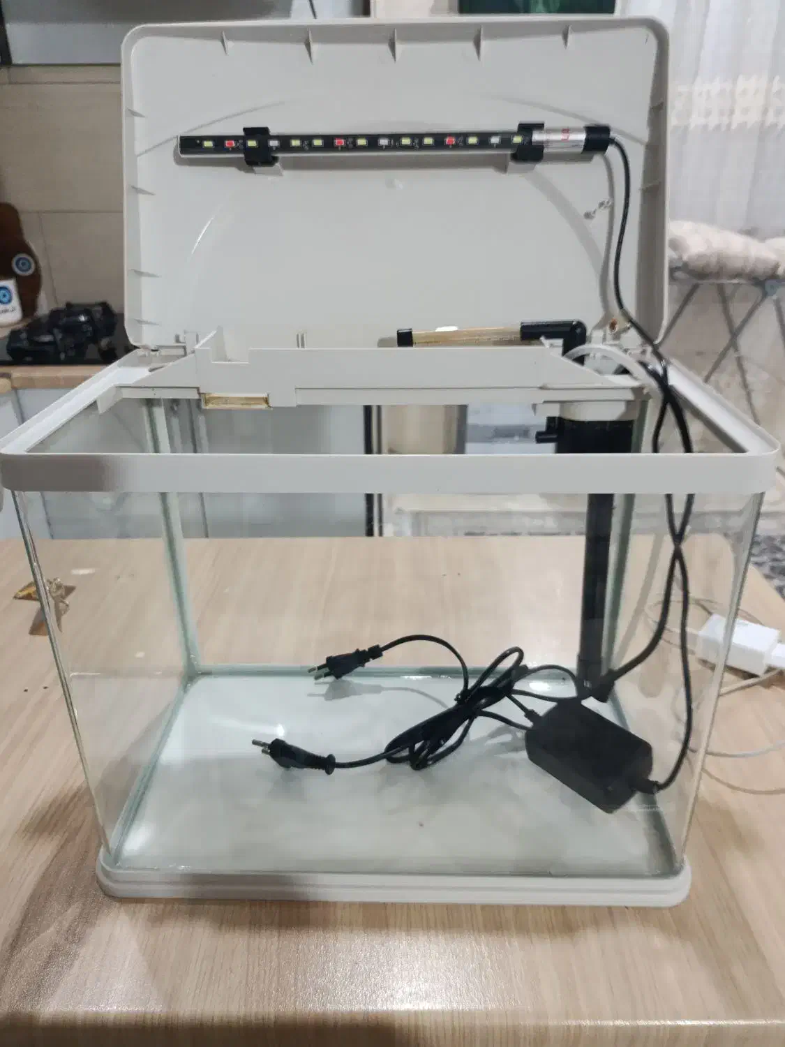 اکواریوم ماهیران کاملا سالم دوماه کارکرد|ماهی|الوند, |دیوار