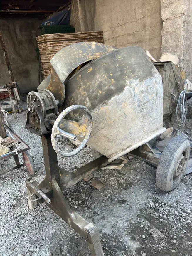 اجاره ستون ریز بالابر میکسر ویبره تخته بنایی بشکه|مصالح و تجهیزات ساختمان|کرج, کلاک پایین|دیوار