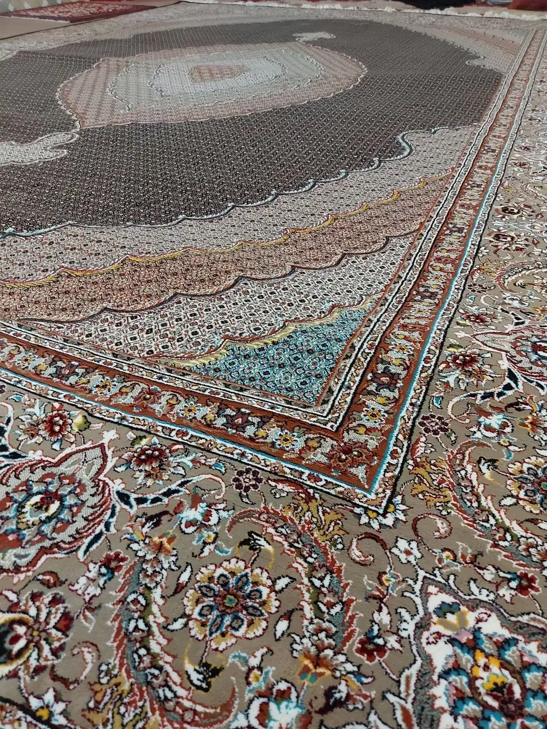 فرش ماشینی ۹متری ۱۰۰۰شانه|فرش|تبریز, |دیوار