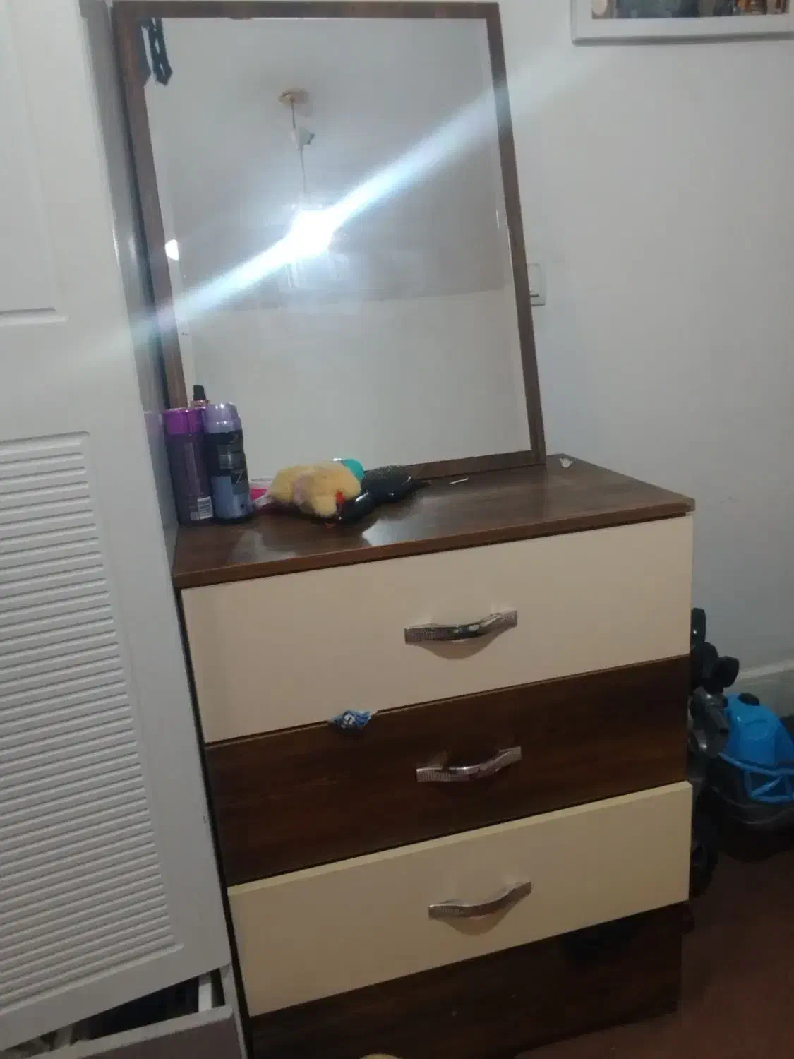 سلام یک عدد کمد وتخت خواب میزارشی|تخت و سرویس خواب|شیراز, سلطان آباد|دیوار