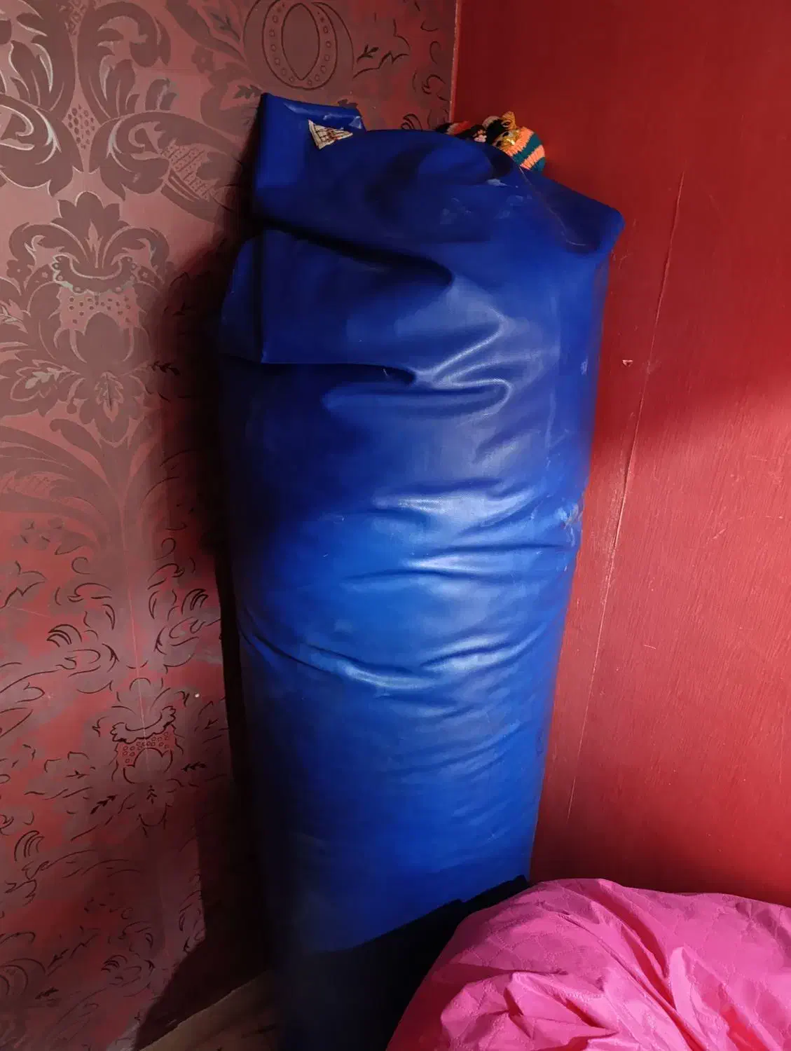 کیسه بکس و دمبل|تجهیزات ورزشی|کرج, ساماندهی|دیوار