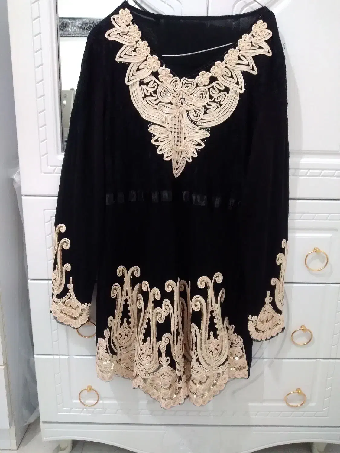 شومیز ها نو ودر حد نو هستند|لباس|قرچک, میرزائی شمالی|دیوار