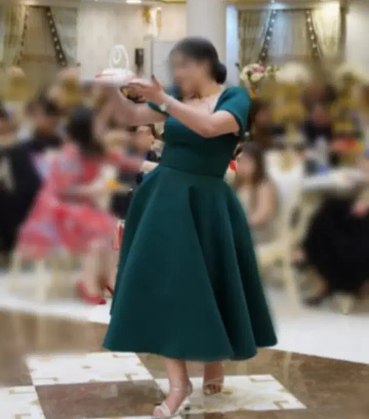 لباس مجلسی|لباس|چوبر, |دیوار