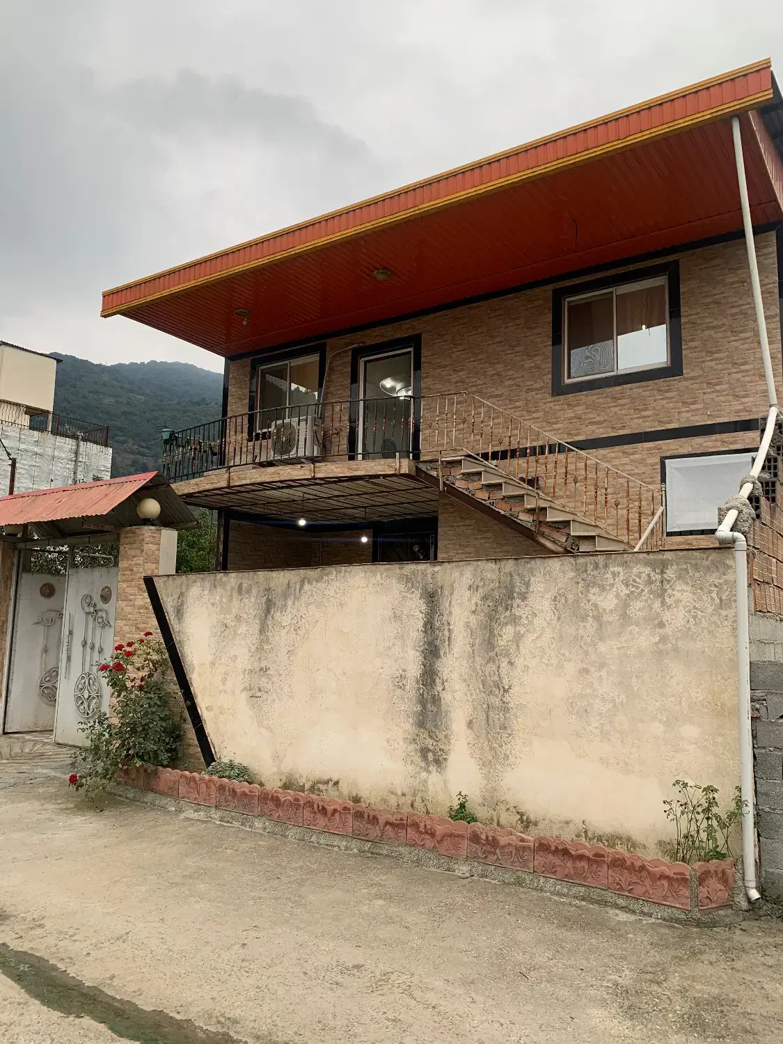 ویلا ۱۸۰ متر ، حوزه شهری ، سنددار|فروش خانه و ویلا|زیرآب, |دیوار