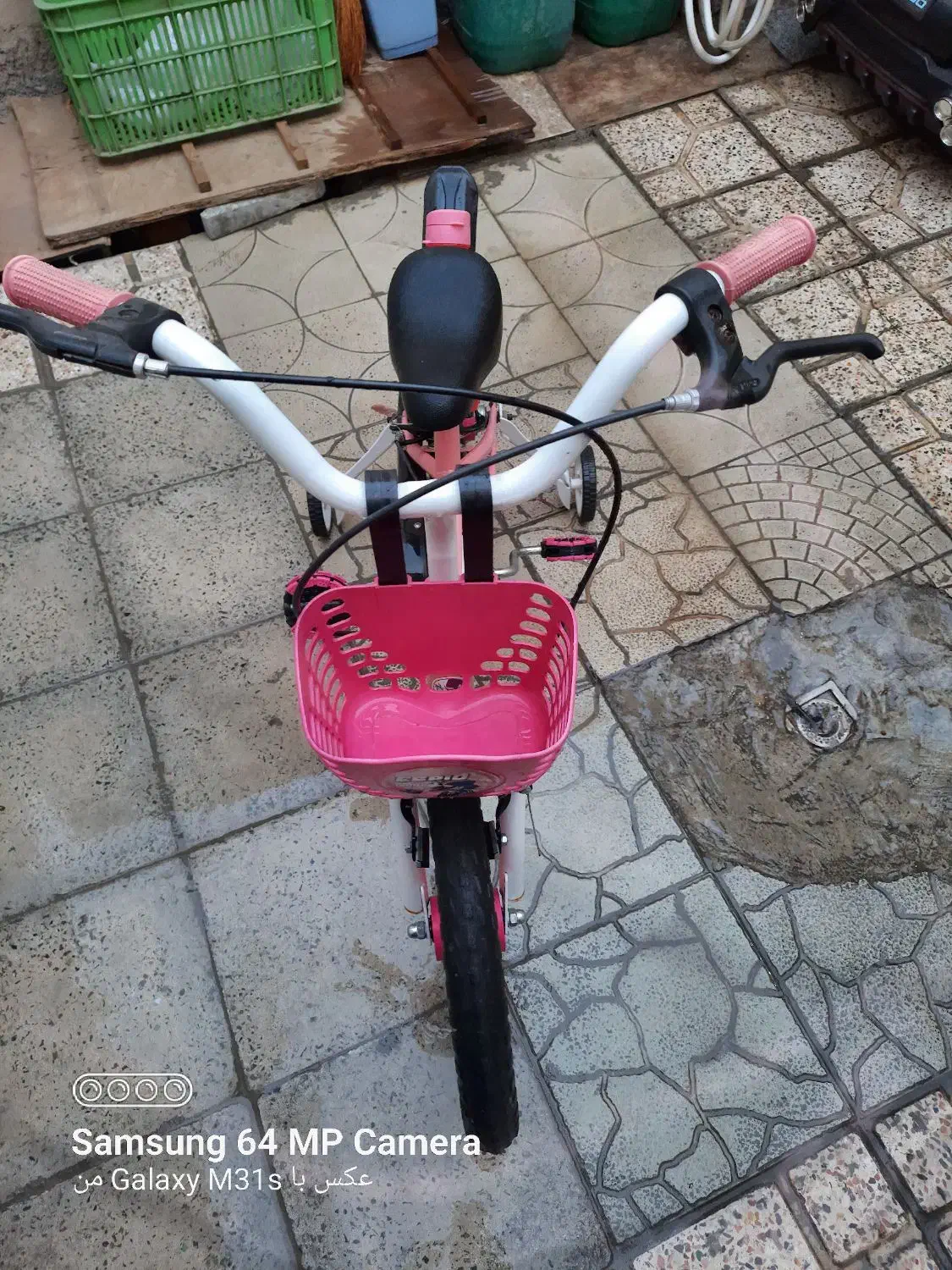 دوچرخه|دوچرخه، اسکیت، اسکوتر|قدس, شهرقدس|دیوار