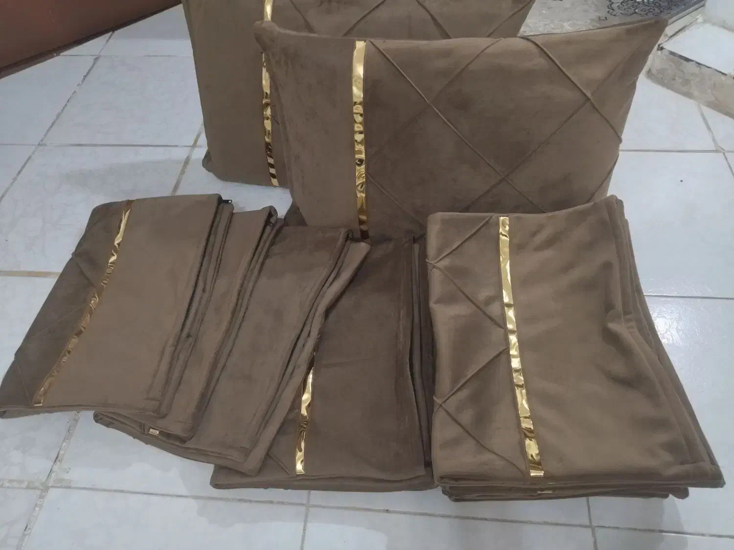 انواع شاهنشین رو بالشتی|رختخواب، بالش، پتو|میرجاوه, |دیوار