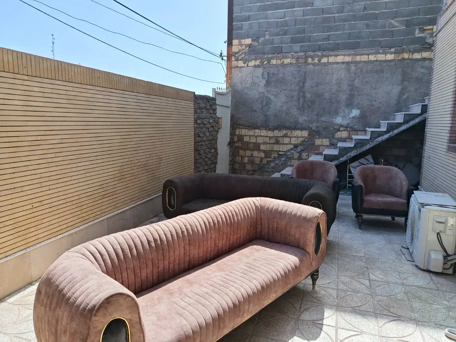مبلمان چستر ۹ نفره|مبلمان خانگی و میز عسلی|بم, |دیوار