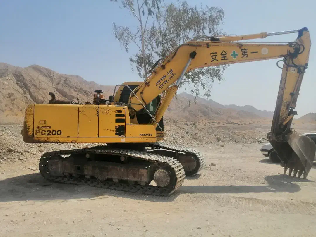 بیل کماتسو ۲۰۰ خط ۶|خودرو سنگین|شیراز, عفیفآباد|دیوار