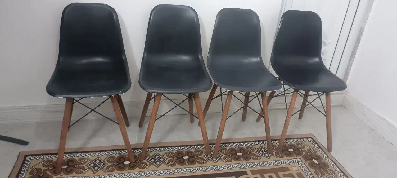 صندلی پایه چوبی|میز و صندلی غذاخوری|الیگودرز, |دیوار