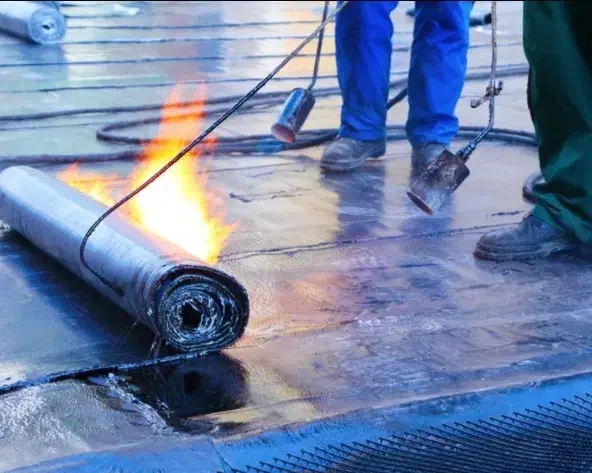 ایزوگام .قیرگونی.حتی یک متر|خدمات پیشه و مهارت|مشهد, توس (بلوار توس)|دیوار