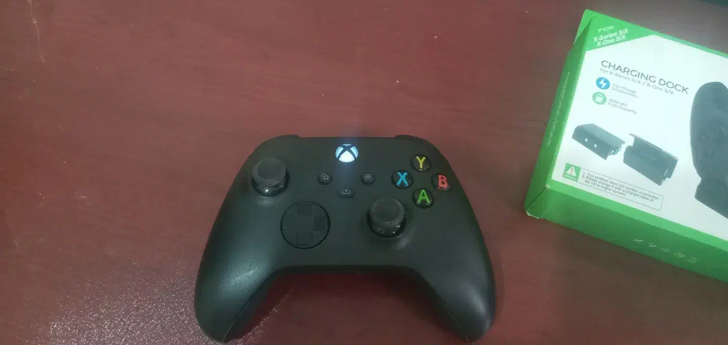 دسته xbox series controller به همراه پایه شارژر|کنسول، بازی ویدئویی و آنلاین|تهران, شیخ هادی|دیوار