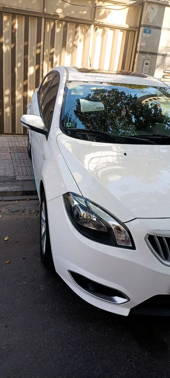 برلیانس ۳۲۰ صفر|خودرو سواری و وانت|تهران, صفا|دیوار