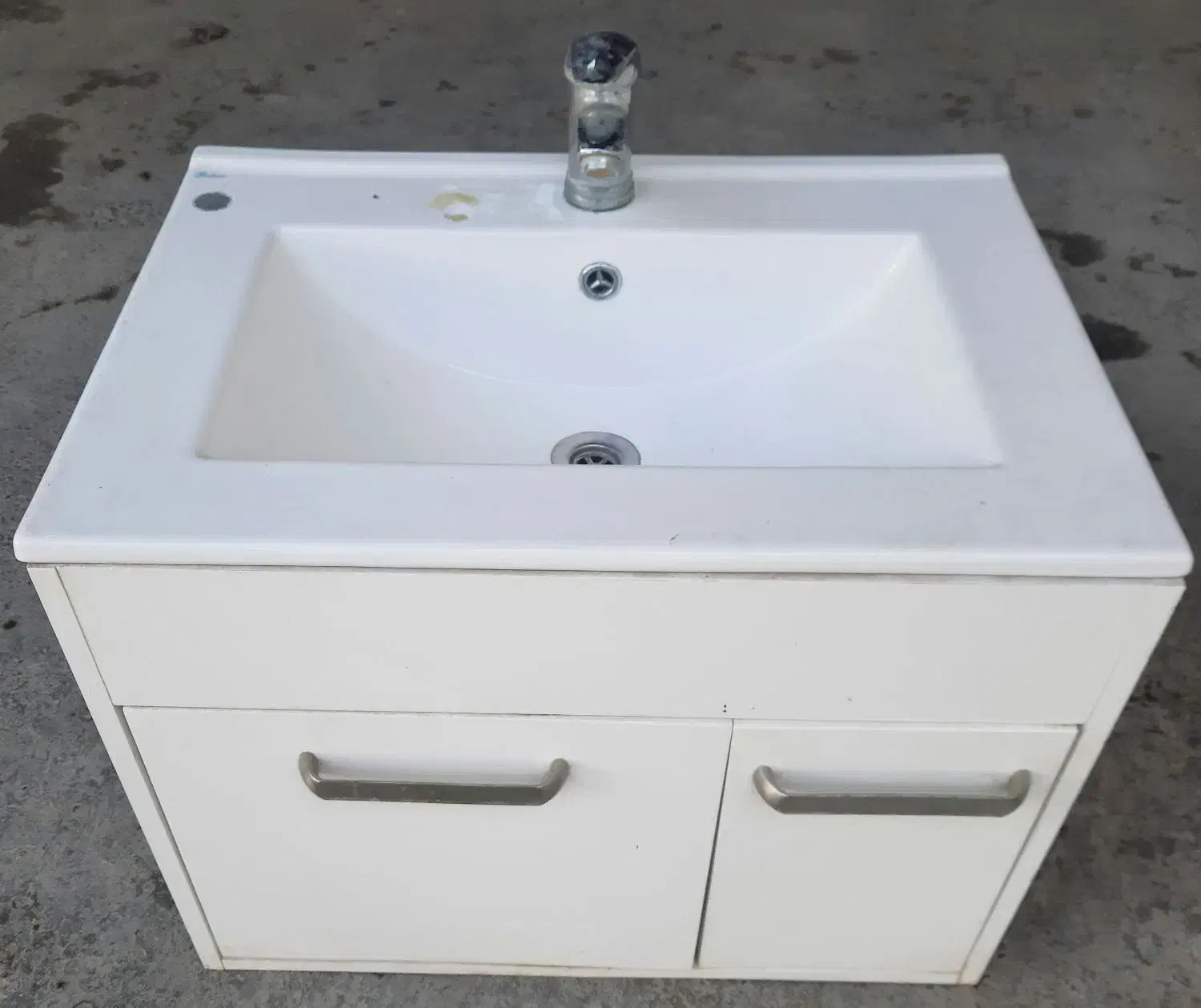 روشویی همراه با باکس ضد آب|لوازم سرویس بهداشتی|محمودآباد, |دیوار