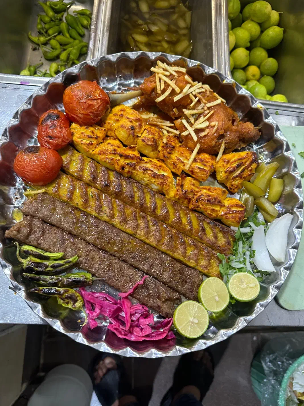 نیازمندفسفود کار و کمک اشپز|استخدام خدمات فروشگاه و رستوران|شهرکرد, |دیوار