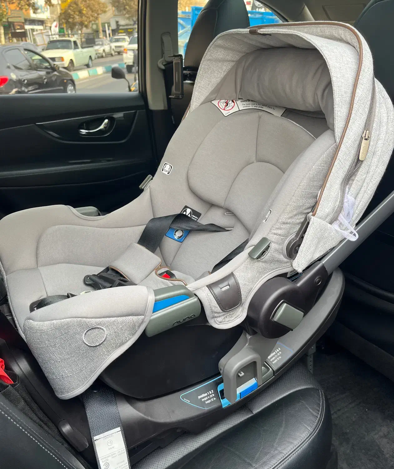 کریر نونا پیپا آر ایکس همراه بیس اصلی ایزوفیکس دار|کالسکه و لوازم جانبی|تهران, یوسف‌آباد|دیوار