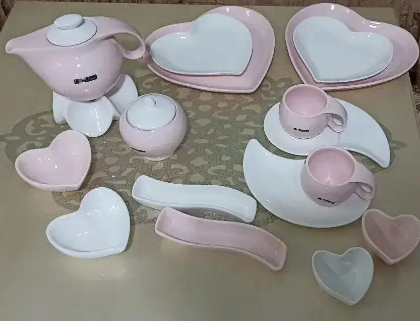 سرویس صبحانه خوری 19 پارچه|ظروف سرو و پذیرایی|ملایر, |دیوار