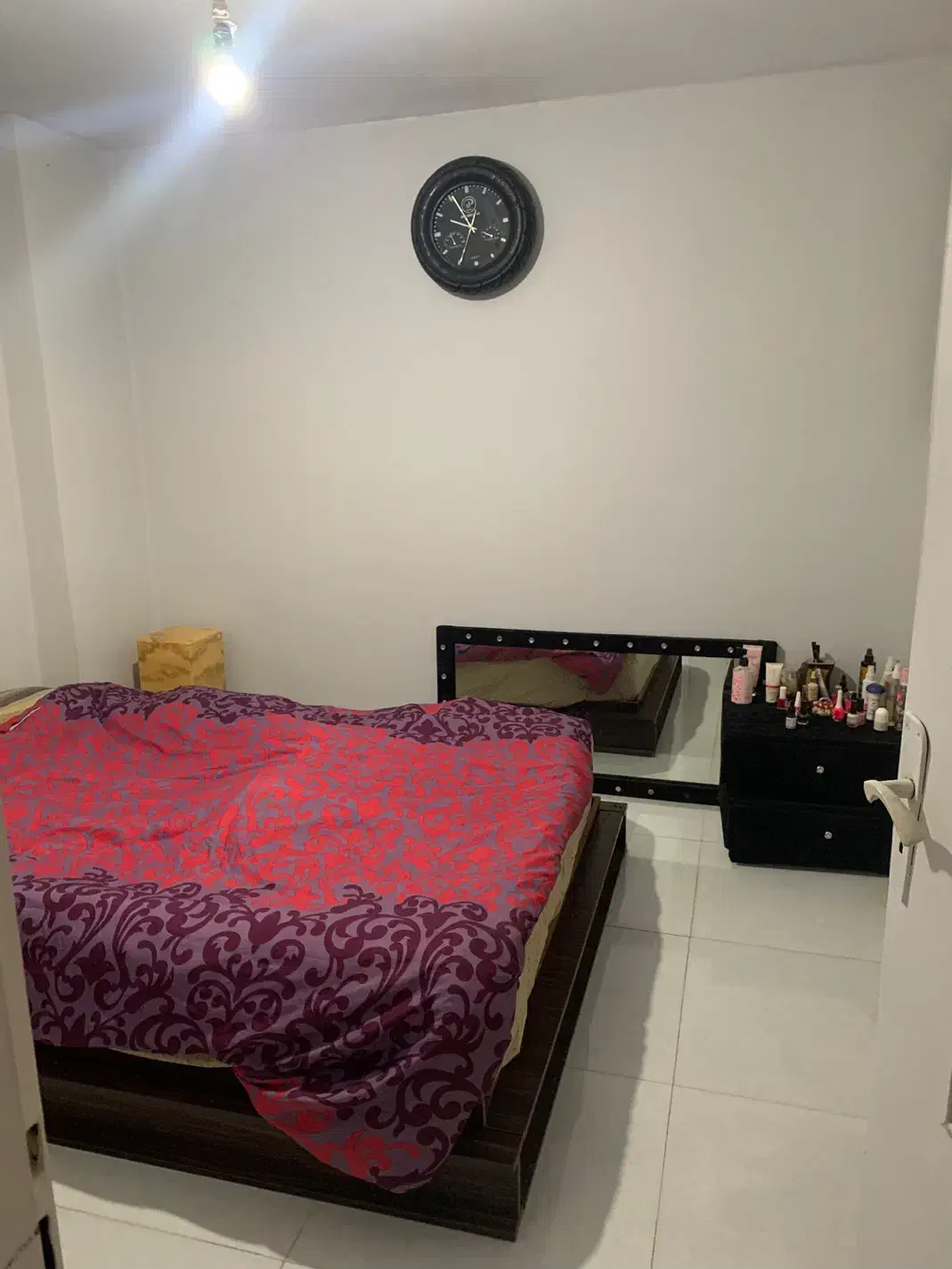 ۸۰ متر/ویلایی/دوخواب/گیو و کادوس/بین دوم و سوم