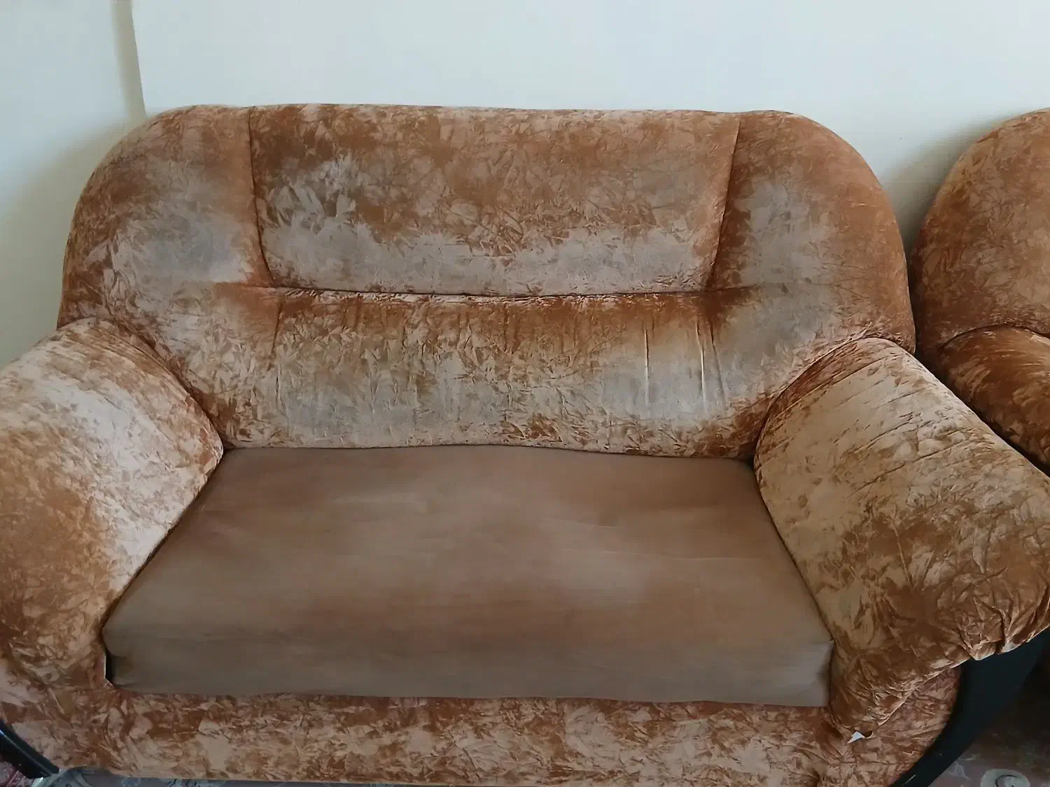 مبلمان|مبلمان خانگی و میز عسلی|گلبهار, شهر جدید گلبهار|دیوار