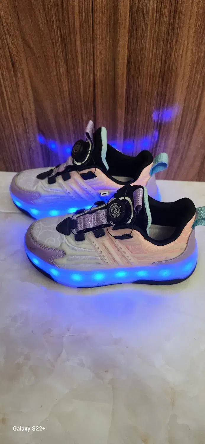 کفش چرخ دار|دوچرخه، اسکیت، اسکوتر|رشت, کوی مهر|دیوار