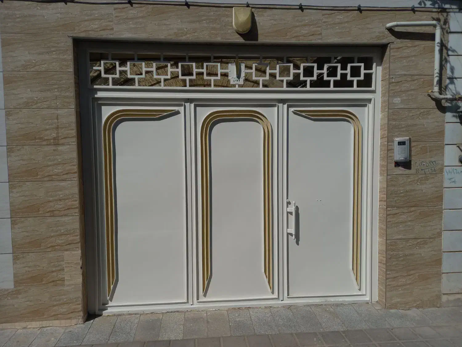 نقاشی حرفهای ساختمان با کیفیت تضمین شده|خدمات پیشه و مهارت|کاشمر, |دیوار