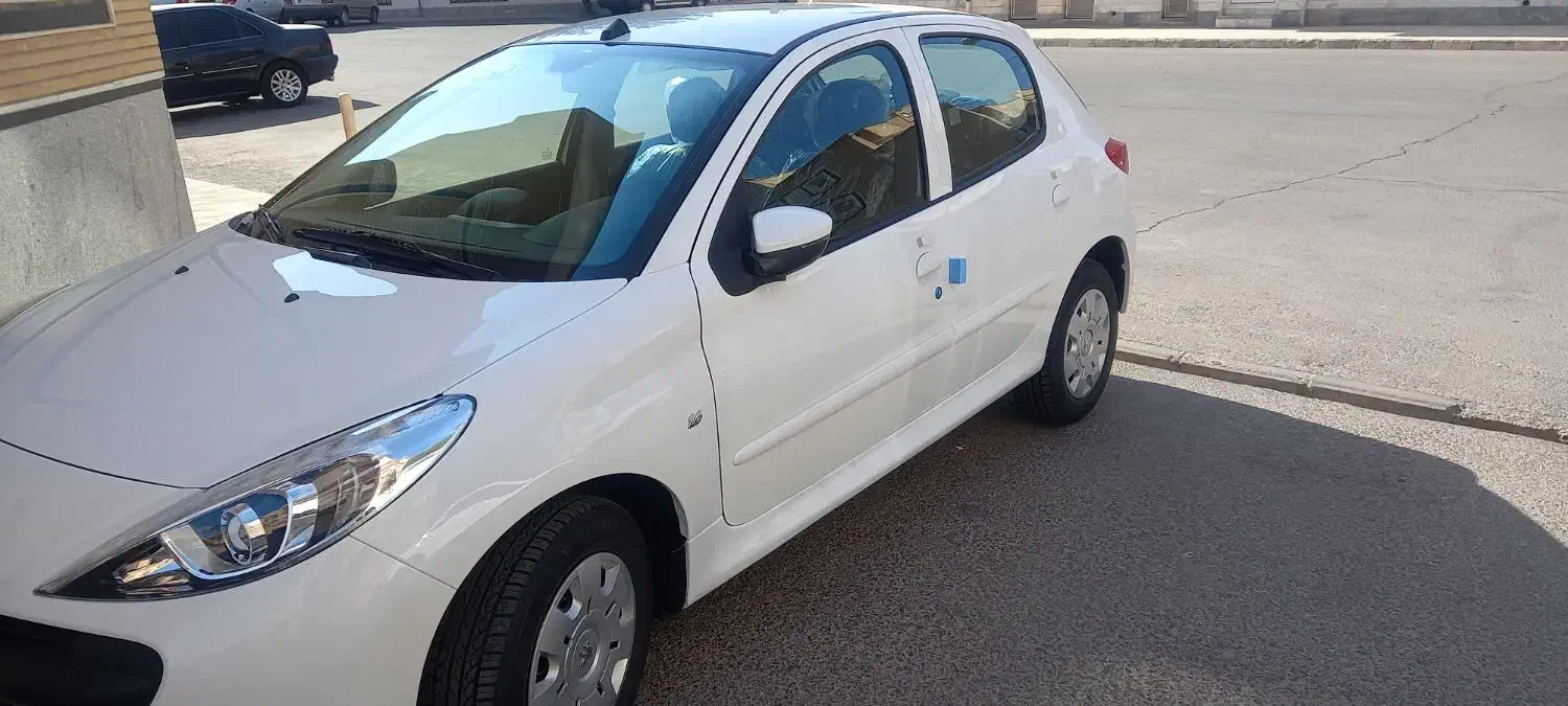 پژو ۲۰۷ip سفید|خودرو سواری و وانت|قم, باجک دو|دیوار