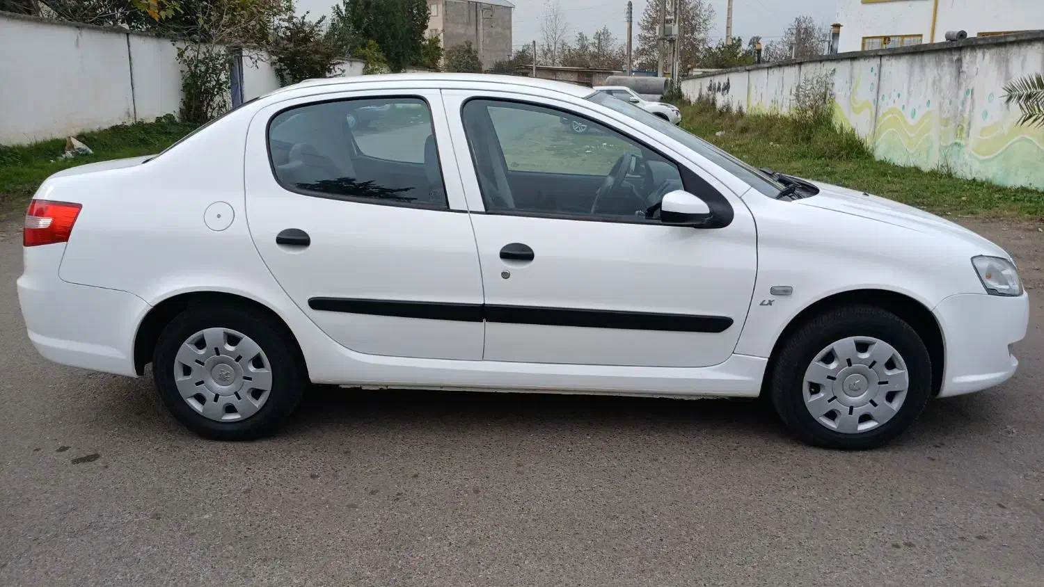 رانا مدل ۹۳ سالم و بدون رنگ|خودرو سواری و وانت|رشت, نامجو|دیوار