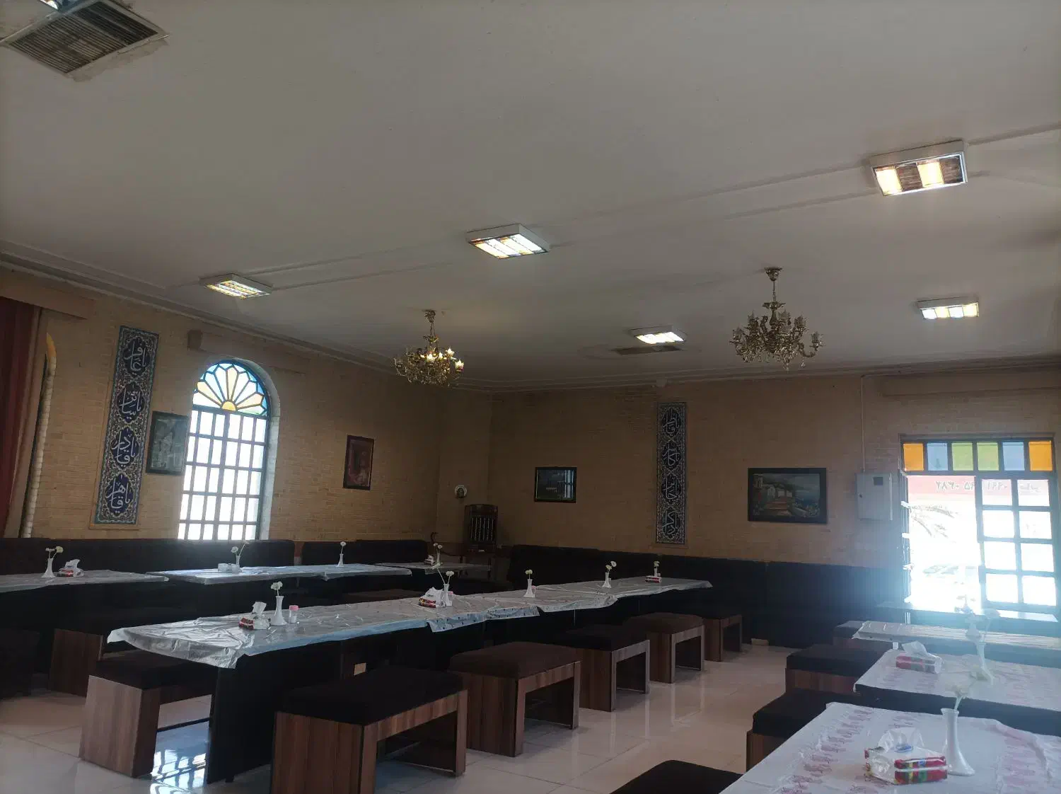 رستوران و بیرون بر|خدمات پذیرایی، مراسم|شیراز, فخرآباد (دروازه کازرون)|دیوار