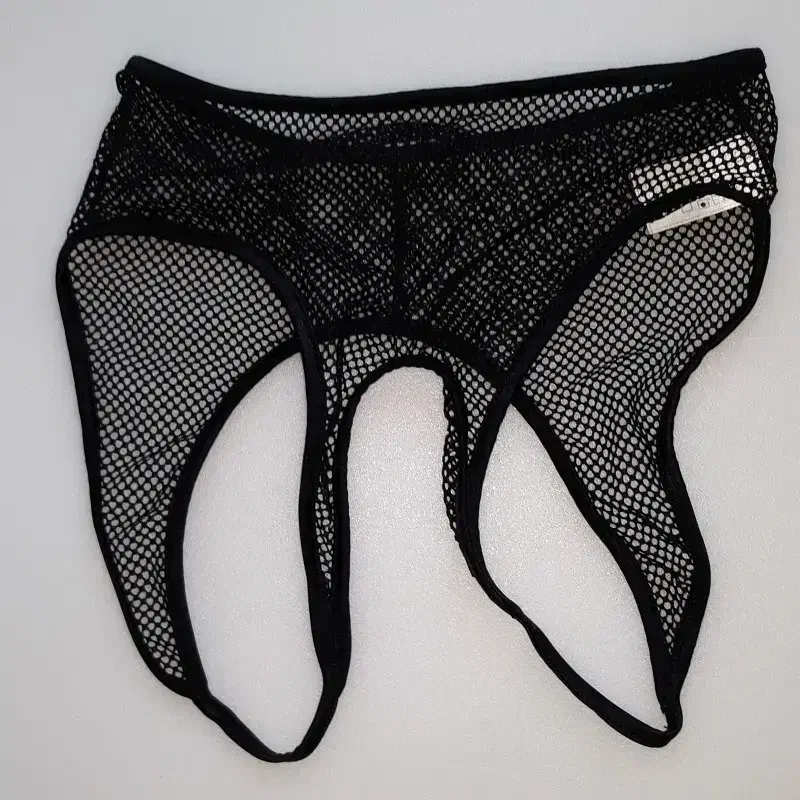 لباس زیر زنانه|لباس|اندیشه, اندیشه فاز ۱|دیوار