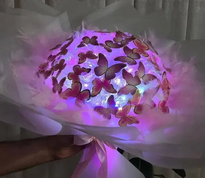 دسته گل حرفه ای و ماندگار|گل مصنوعی|قم, بلوار امین و ساحلی|دیوار