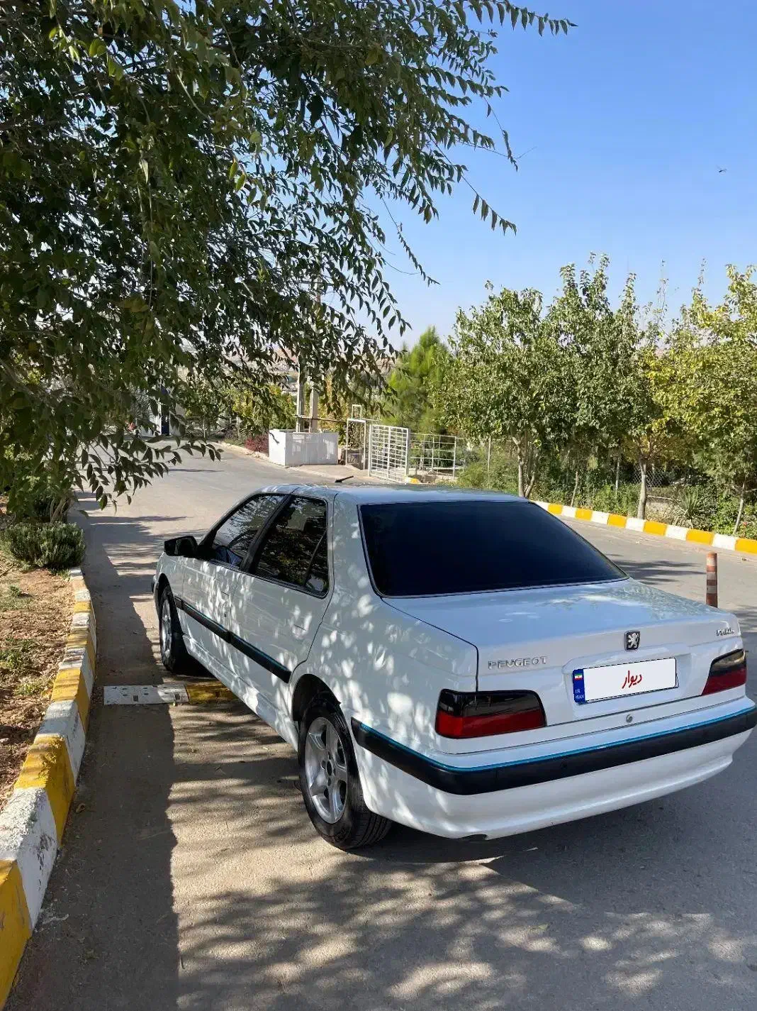 پارس تیوفایو ۴۰۱|خودرو سواری و وانت|شیراز, شهرک فرهنگیان|دیوار